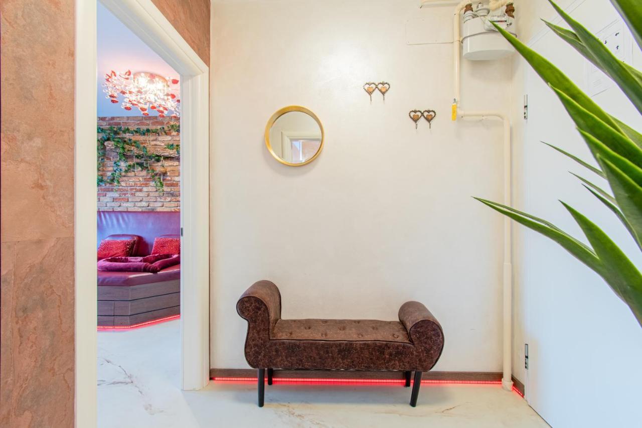 Jacuzzi - Love - Bdsm - Extra Luxury - Ev Chargger - Valentine'S Day - Red Room - Flexible Selfcheckins 28 Zagreb Exterior photo