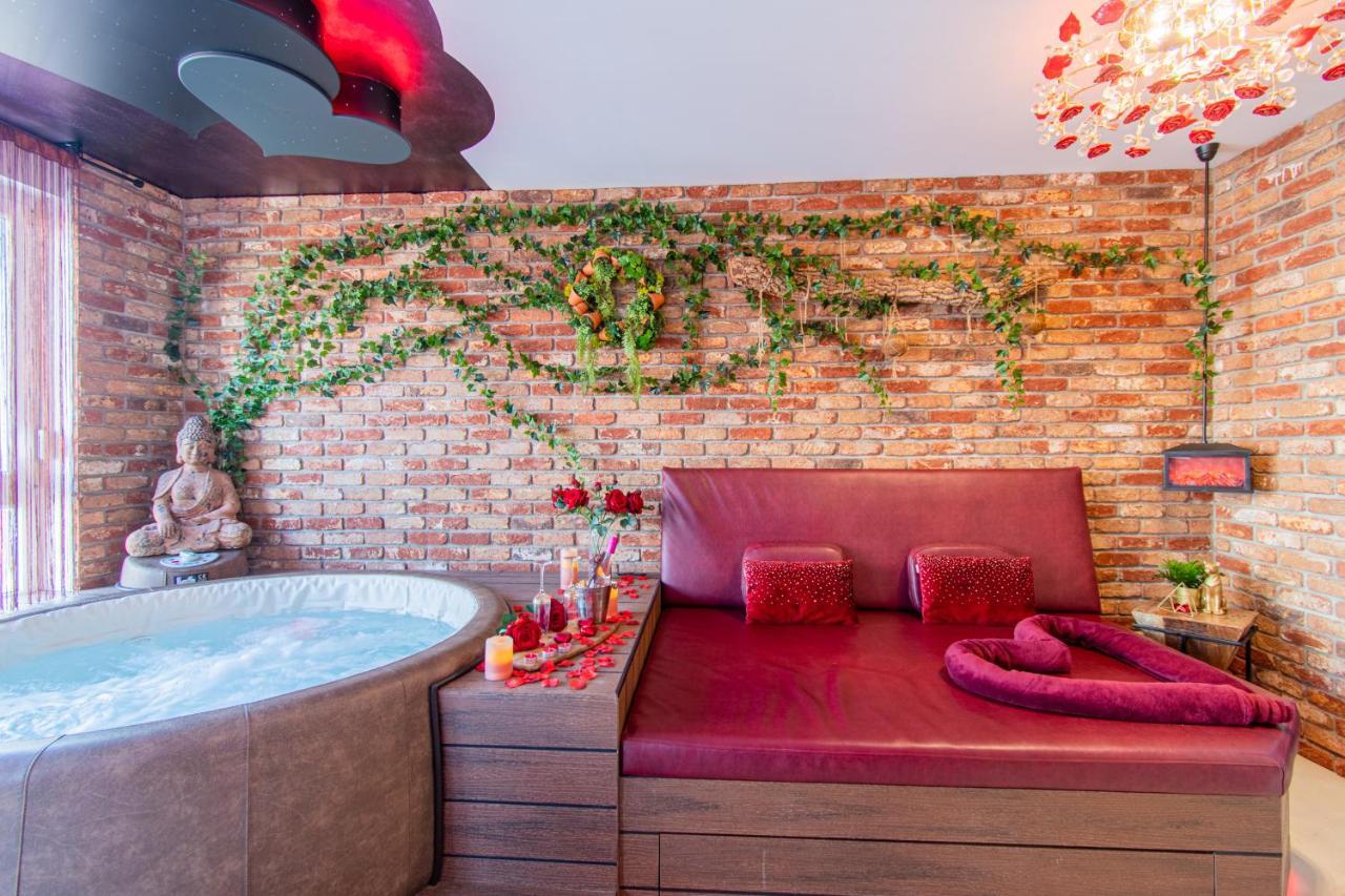 Jacuzzi - Love - Bdsm - Extra Luxury - Ev Chargger - Valentine'S Day - Red Room - Flexible Selfcheckins 28 Zagreb Exterior photo