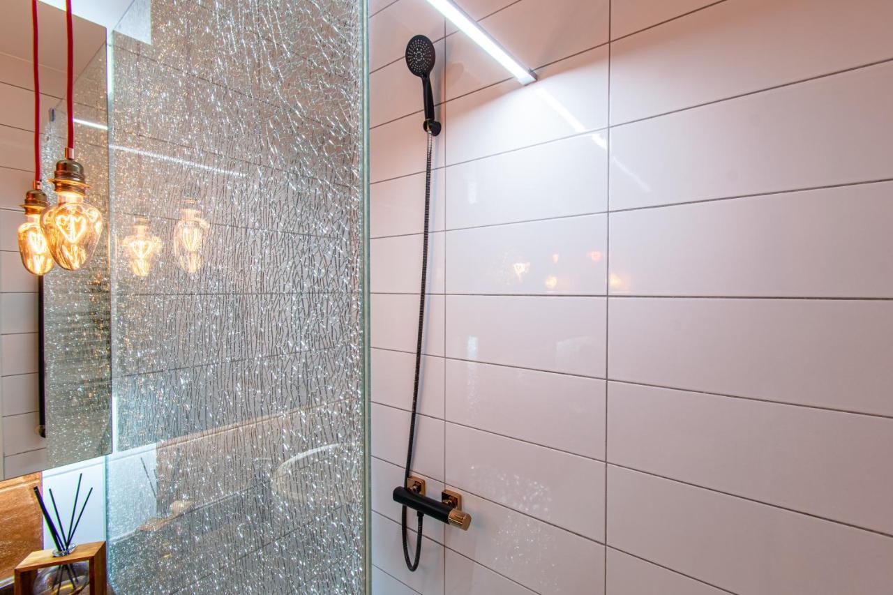 Jacuzzi - Love - Bdsm - Extra Luxury - Ev Chargger - Valentine'S Day - Red Room - Flexible Selfcheckins 28 Zagreb Exterior photo