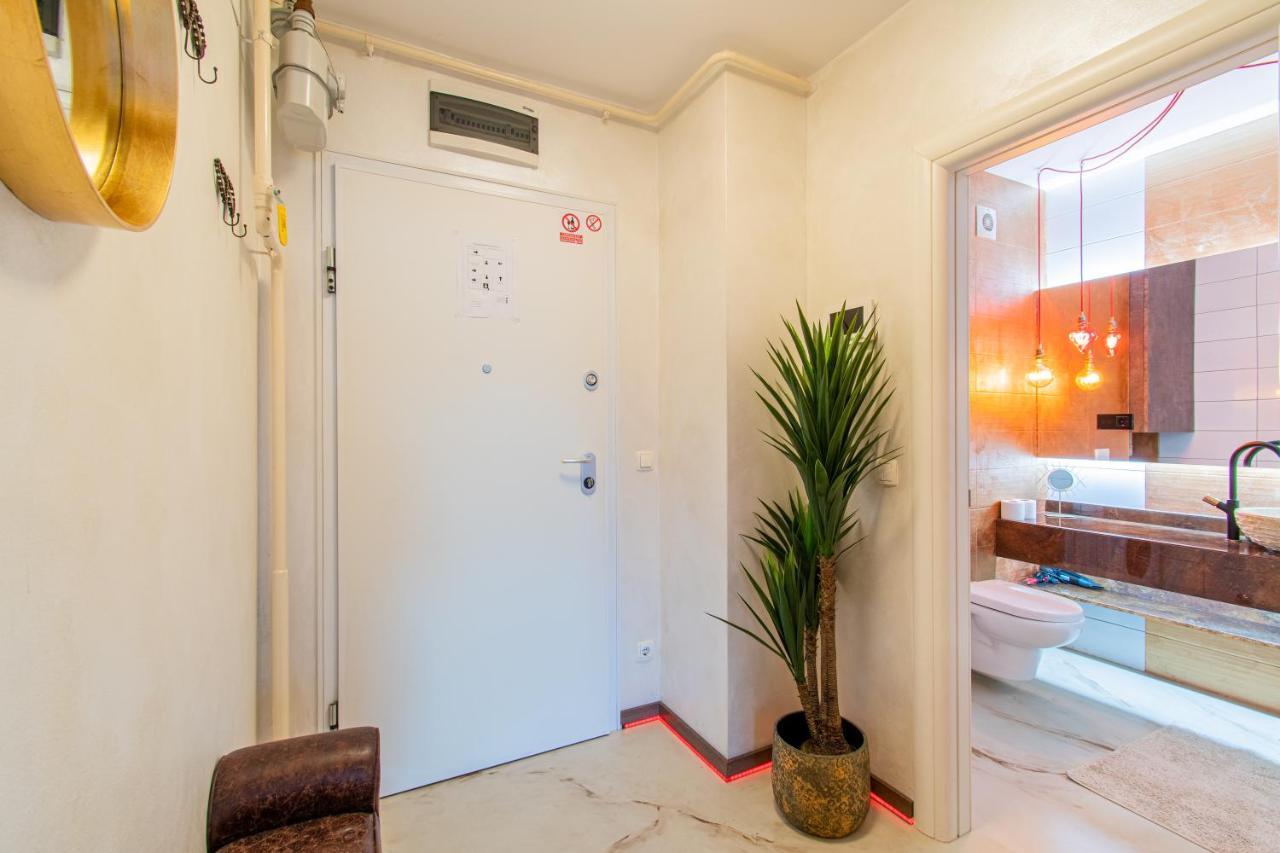 Jacuzzi - Love - Bdsm - Extra Luxury - Ev Chargger - Valentine'S Day - Red Room - Flexible Selfcheckins 28 Zagreb Exterior photo
