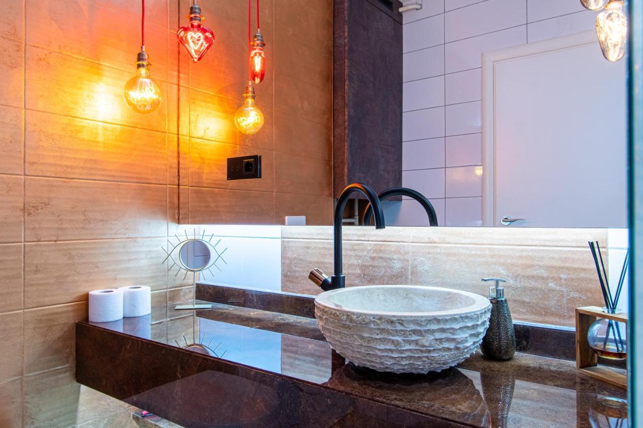 Jacuzzi - Love - Bdsm - Extra Luxury - Ev Chargger - Valentine'S Day - Red Room - Flexible Selfcheckins 28 Zagreb Exterior photo