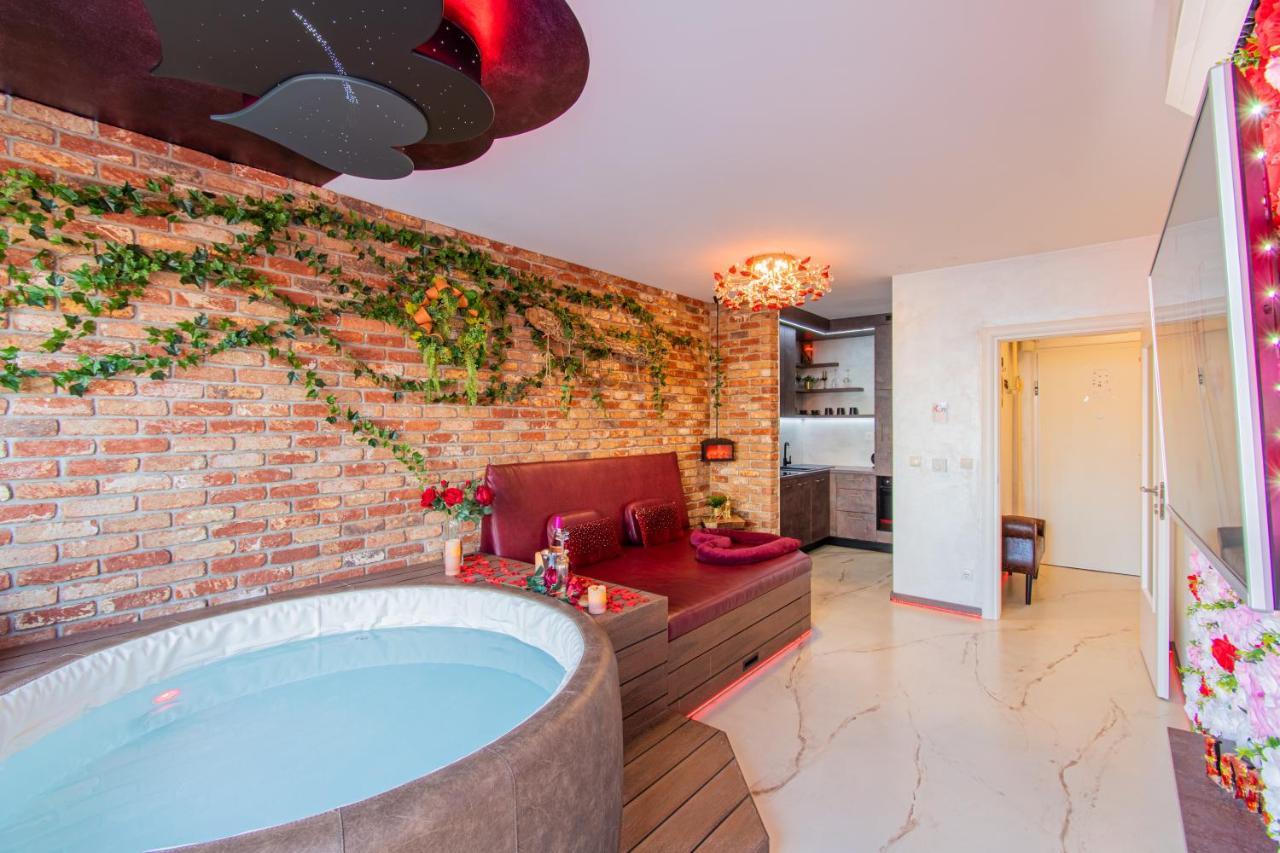 Jacuzzi - Love - Bdsm - Extra Luxury - Ev Chargger - Valentine'S Day - Red Room - Flexible Selfcheckins 28 Zagreb Exterior photo