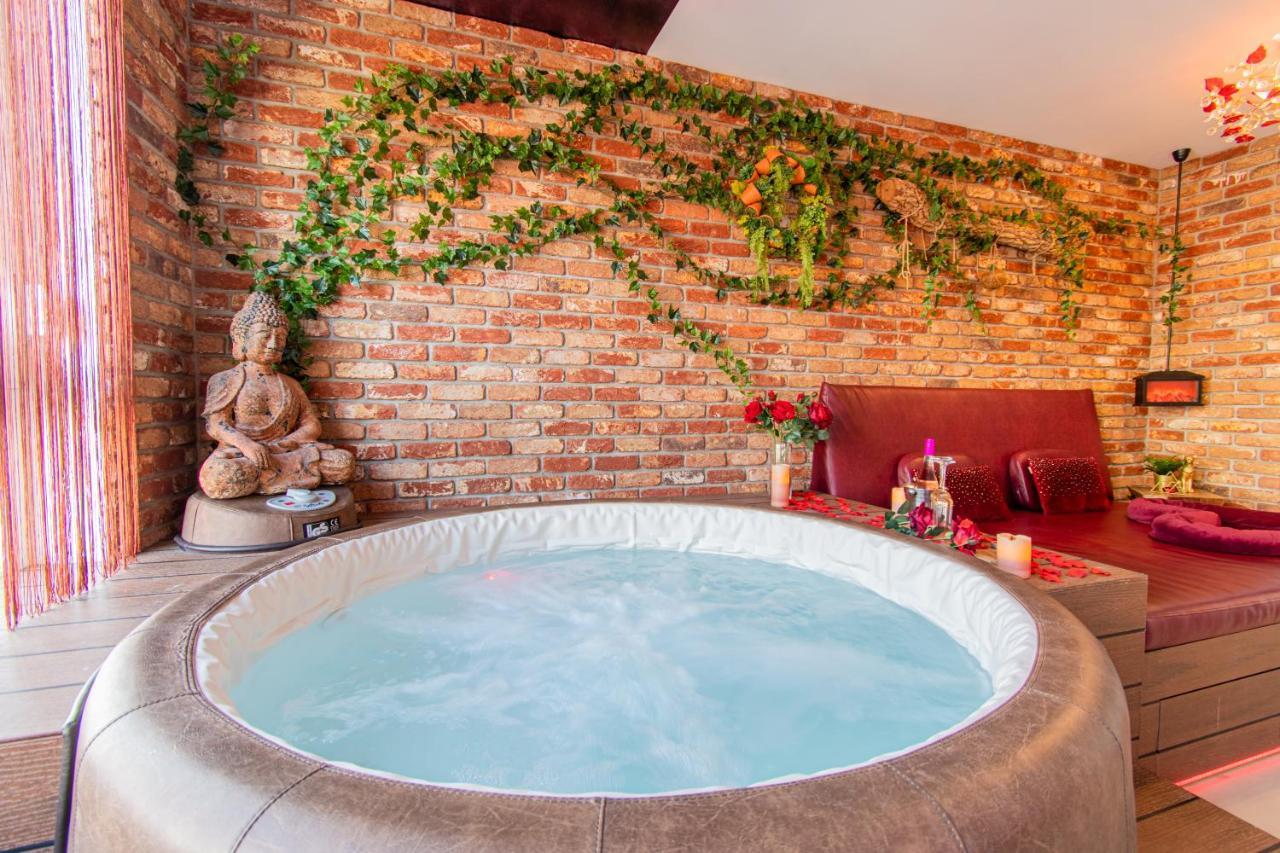 Jacuzzi - Love - Bdsm - Extra Luxury - Ev Chargger - Valentine'S Day - Red Room - Flexible Selfcheckins 28 Zagreb Exterior photo